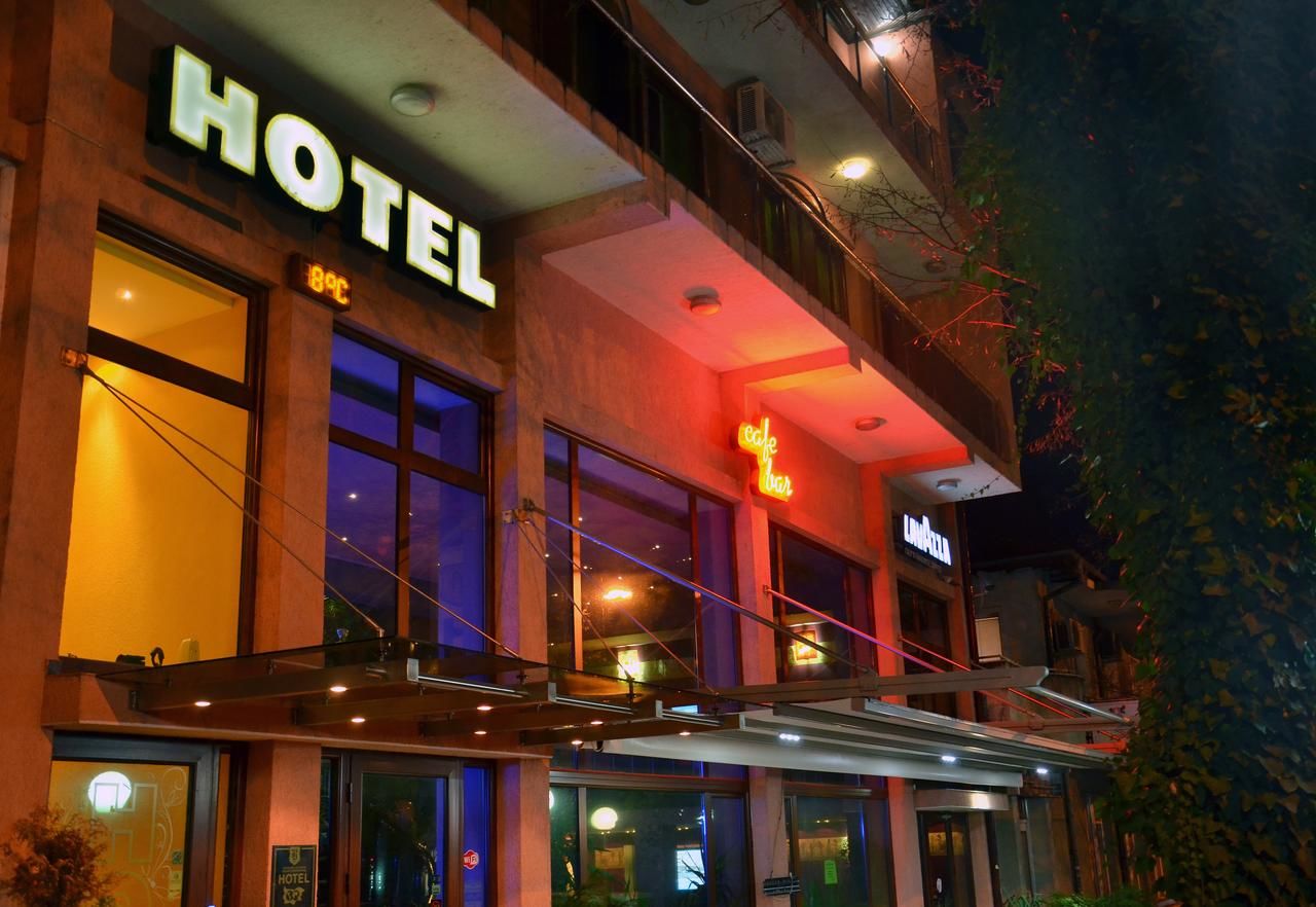 Отель Hotel Berito Момчилград-4